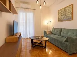 Stylish Kypseli Apartment Sleeps 4 300 Mbps WiFi