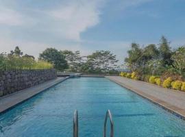 Fafa Hill Hotel and Resort, hotel en Gununggeulis