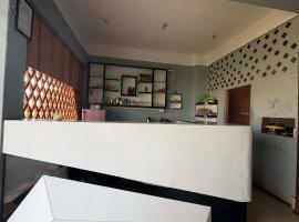 Moonlite hotel, Hotel in Birtamode