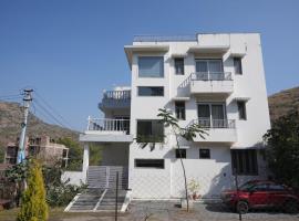 The Nivaas At Jagir Villa - Villa with Hill View, hotel i Ahār