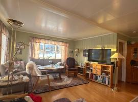Holiday home for rent, hotell i Lyngen