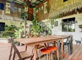 OYO HOME 90800 Rumah Pangi Homestay