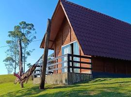 Chal&eacute;s Ref&uacute;gio nas montanhas, cabin nghỉ dưỡng ở Guaratuba