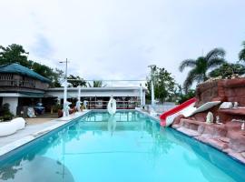 Pilot Hotel, hotel din Amandiego