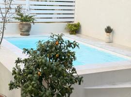 Myronos suite with jacuzzi, hotel en Pireo