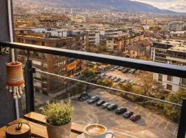 Mountain View Escape Cozy 2-Room Apt with Parking