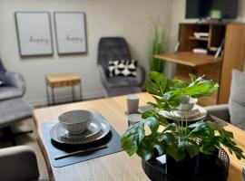Apartment Oberdeck für 4 Personen, Wifi, Parkplätze uvm, Hotel in Brokstedt