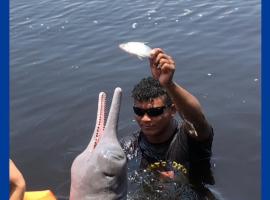 Curupira Amazon Lodge - Private Jungle Tour, River Tour or Great Adventure TOUR INCLUDED ONLY IN DELUXE ROOMS，Iranduba的山林小屋