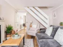 Edward Cottage - Old Town Poole Home, Moments from Poole Quay