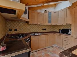 Rosa delle Alpi Apartment, hótel í Cembra