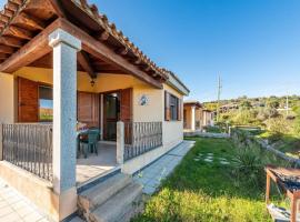 Charming detached villa in Capo Comino, hotel a Capo Comino