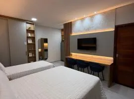 Seu refúgio a 50m da praia, Piscina e mar