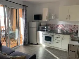 Studio climatisé centre-ville de La Londe-les-Maures