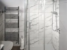 Oak Park One - Uk50062