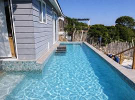 Coastline View Villa with Swim out Pool Treasure Beach, Hotel in Treasure Beach