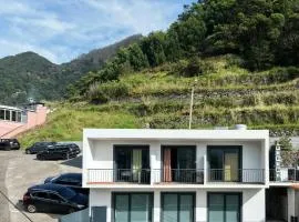 Seaside & Levada Escape