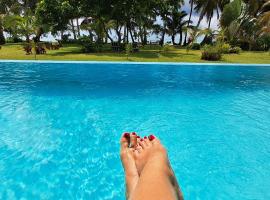 La VILLA BORAHA 300m2 PROPRIÉTÉ ENTIERE en bord de plage PISCINE PRIVEE Cuisine équipéeTV Wifi, hotel em Sainte Marie