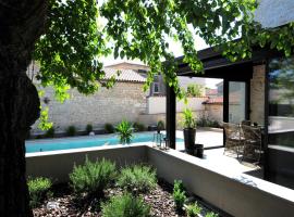 Design stone villa Angelina, готель у місті Вишнян