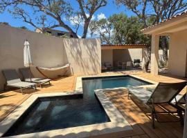 Magnifique villa 4 chambres saint lucie de porto Vecchio, готель у місті Цонца