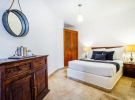 Hotel Suites Mar Elena, hotel di Puerto Vallarta