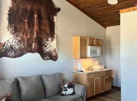 Oklahoma Trails #1, מלון בLangley