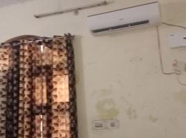 SPOT ON 83131 Saini Property、Nārnaulのホテル