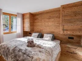 Chalet Spatz Garden near Oeschinen Lake with Sauna access