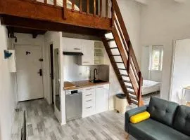 Appartement avec loggia et mezzanine, bord de mer, 4 personnes