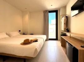 Hugo Beach Hotel & Apartments