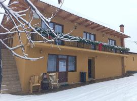 Mountain Breeze โรงแรมในBorlova