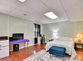 4 Mi to Downtown WFH-Friendly Loganville Studio