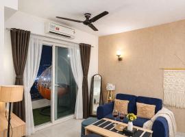 Warm Embrace, hotel a Noida