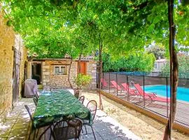 4 Bedroom Gorgeous Home In Pujaut