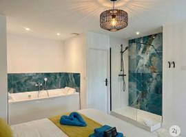 "LE 21" - Suite Spa, Jacuzzi Privatif & Vue Rhône, hotell i Vienne