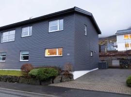 Bright Hillside House with Views، فندق في كلاكسفيك