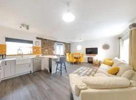 3 Bed in Tenby oc-g26850