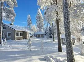 Villa Salme lemmikkiystävällinen mökki Taivalkoskella Jokijärven rannalla