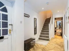 Two-Bedroom House in Beverley Centre with Parking