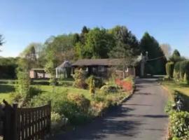 Athlone country house with lake access, Hotel in Athlone