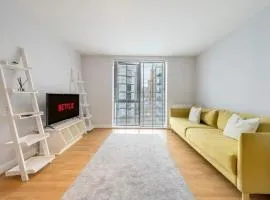 2 Bed 2 Bath Apartment, 10 Sec to station, Ideal for long stays