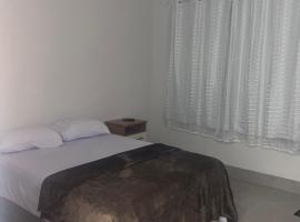 Hotel Iluminar, hotel a Goianésia