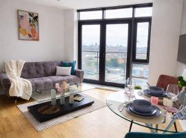Modern 1BR - Leeds City Centre - Balcony Views, hotel di Central Station