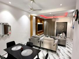 Comfy two bedroom apartment at Tema, hotel a Santeo