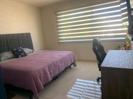 Bonita y cómoda casa bonaterra, hotel em Tepic