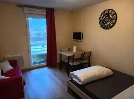 Studio T1 NIORT proche MAIF et Pôle Universitaire