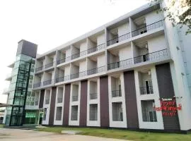 River Residence Saraburi Hotel