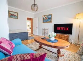 Colourful Vintage Studio in Majorna Göteborg