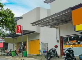 OYO Life 709 Menjangan Residence at Klayatan, hotel din Mergosono