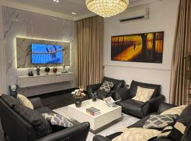 Cedar Pine Home A 2 Bedroom House in a Private Gated Compound Ikorodu, hotel i Ikorodu
