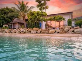 Serenity Sands Villa, Beachfront and Mountain View